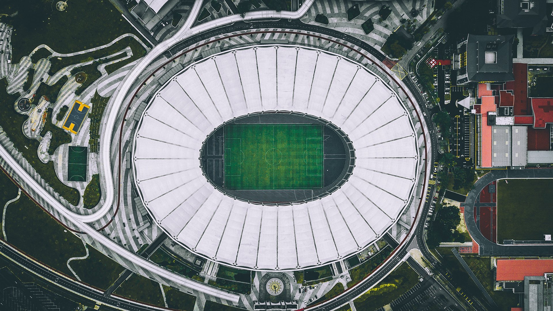 世界杯2026-英格兰绝杀国际米兰，库尔图瓦创造历史，一位门将的奇迹之夜